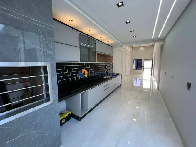 Casa com 3 quartos à venda, 100 m² por R$ 595.000 - Jardim Três Lagoas - Maringá/PR