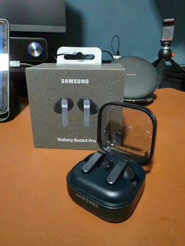Fones de ouvido Samsung Galaxy Buds4 Pro