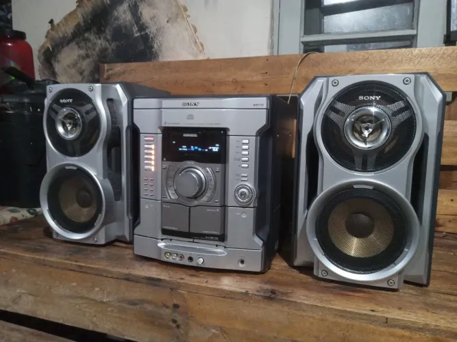 Som Sony rg550 potente aceito cartão