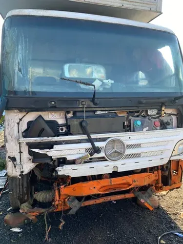 Cabine Atego 1718 1418 1725 1517 Para recuperar ( Lataria )