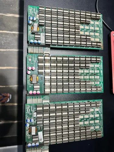 3 Placas Antminer S9 com defeito