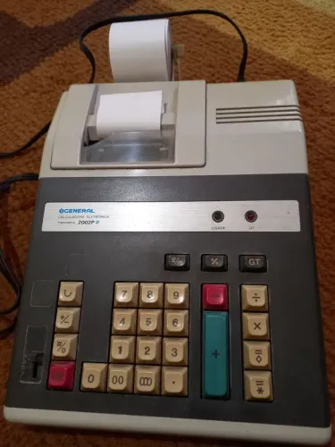 Calculadora eletrônica antiga