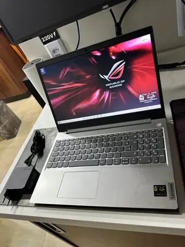 Notebook Lenovo ( na garantia )
