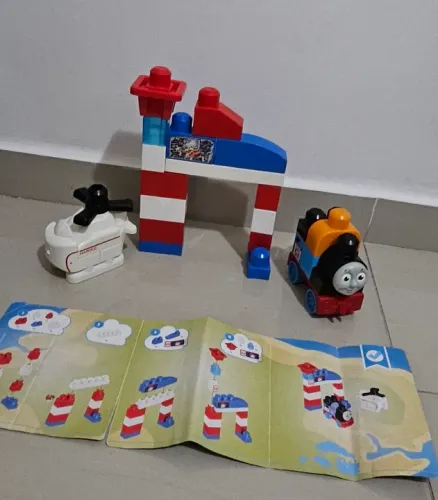 Blocos de montar Thomas e friends com mochila Mega Bloks Tijuca Rio RJ
