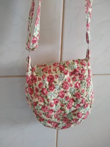 Bolsa floral de tecido