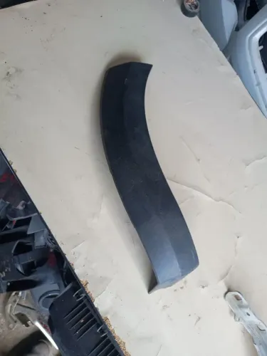 Moldura parachoque Saveiro g5 dianteira esquerda