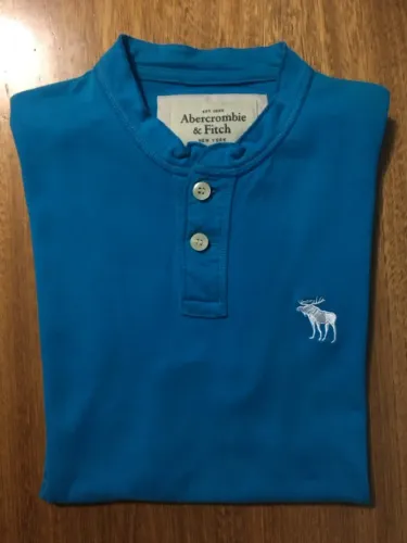 Camiseta Abercrombie & Fitch