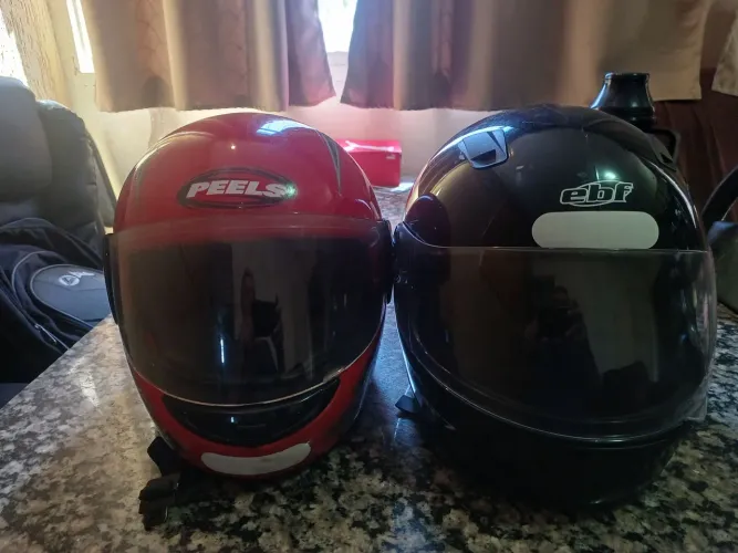 2 capacetes 56 e 58 numeração