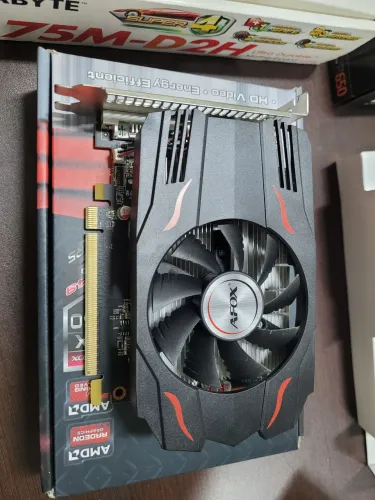 Placa vídeo Afox Rx 550 2gb DDR5 