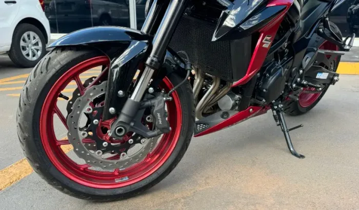 Suzuki GSX-S 750 2021 - Série Especial Tricolor, Único Dono