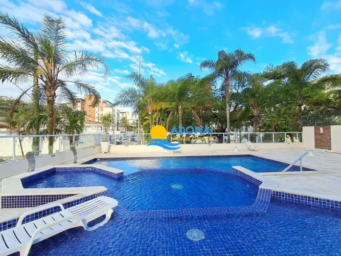 Apartamento próximo à praia com vista Enseada Guarujá