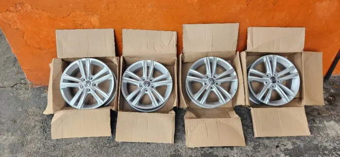 Jogo de Rodas Novas Aro 15 Originais Volkswagen Polo e Virtus_Aceito Cartão e Troca