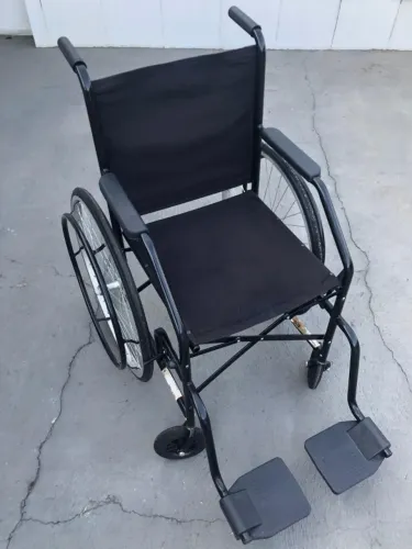 VENDE CADEIRA DE RODAS