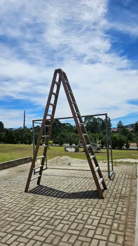 Escada 11 degraus 3 metros fibra tesoura