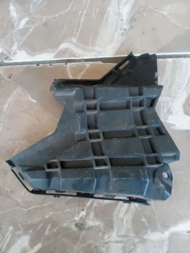 Guia Parachoque Deslizante Audi Q3 S-Line (83A 807 095 A)
