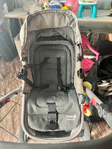 Carrinho de Bebê safety 1st *higienizado*