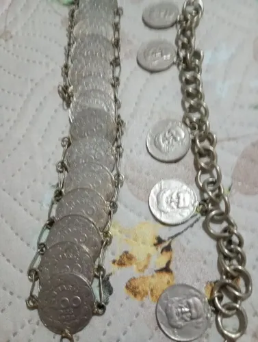 Pulseiras Antigas com Moedas
