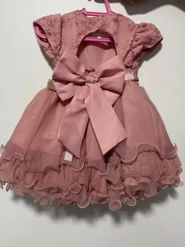 Vendo vestido de bebê 