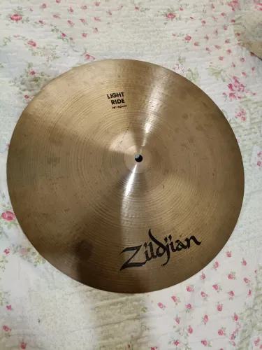 Prato Zildjian avedis light Ride B20 16"