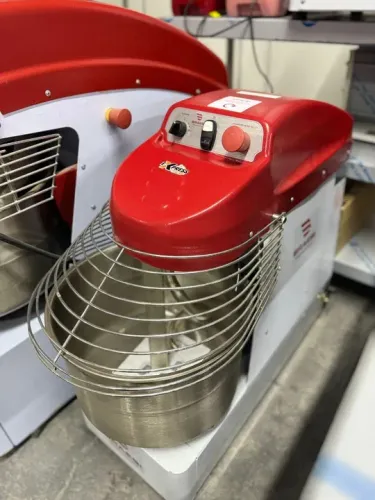 amassadeira espiral 15 kg duas velocidades monofasica 