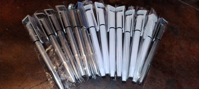 Canetas para mexer no celular
