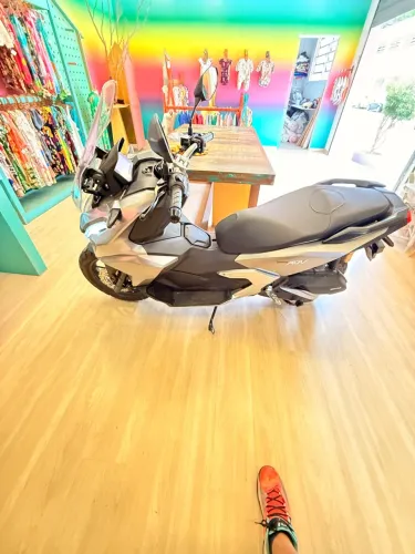 ADV 160 prata  1000km 2026