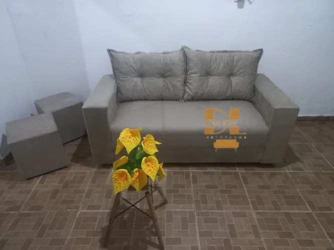 Sofá 2 lugares com 2 puffs