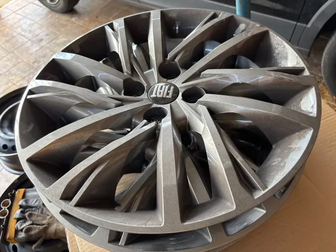 Calota Fiat Original Aro 16 sem detalhes