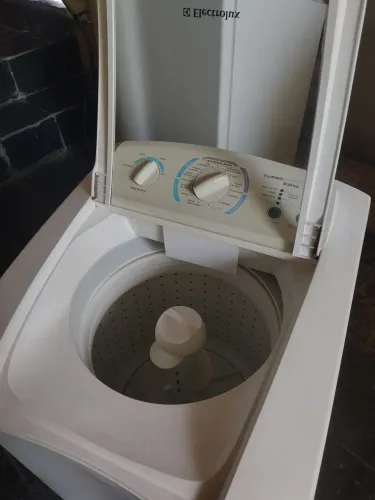 Máquina de Lavar Electrolux Turbo 9.0kg - Lavagem Eficiente