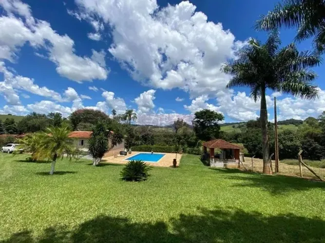 Sitio maravilhoso e completo no bairro Gabiroval, passando cajuru estrado do Pantano!!