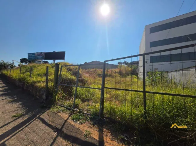 Lote para locação na Av. Cristiano Machado