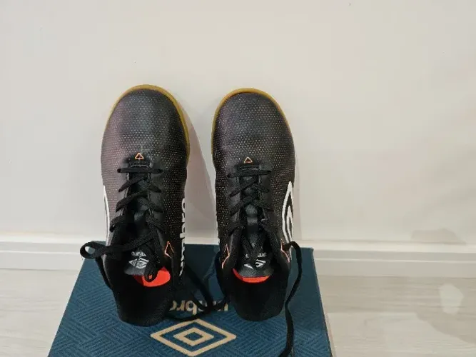 Chuteira Infantil num.30 Umbro