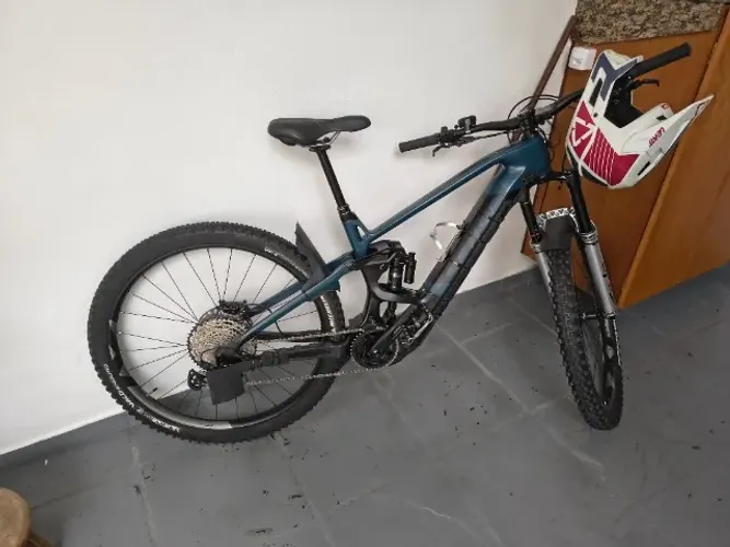 COMBO Bike+Capacete -> Para levar hoje!! E-Bike Sense Exalt Evo com apenas 700km!!!