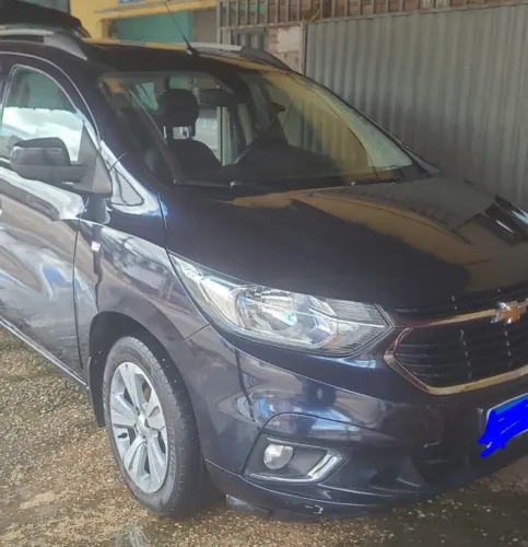Vendendo spin Premier, carro de mulher.
