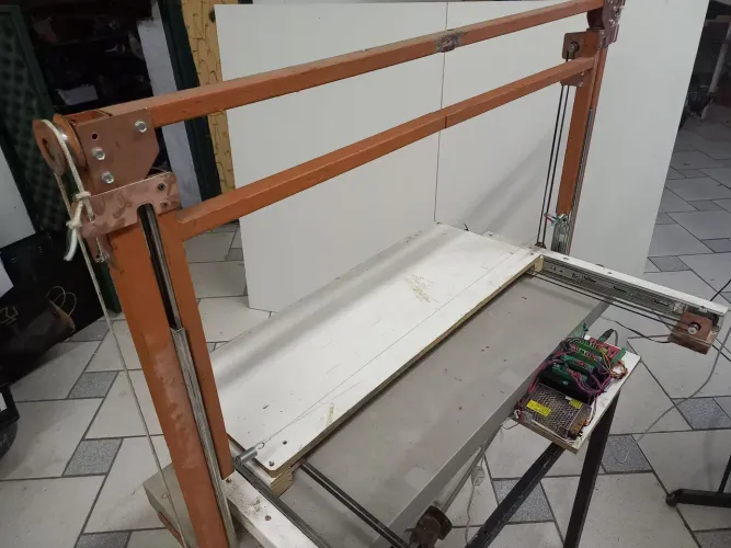 Maquina para corte de asa de isopor para aeromodelismo 
