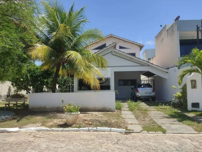 CASA DUPLEX COM 4/4, SENDO 3 SUÍTES NO COND. ROTA DO SOL - BAIRRO ARUANA