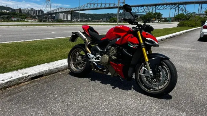 Ducati Streetfigther V4S