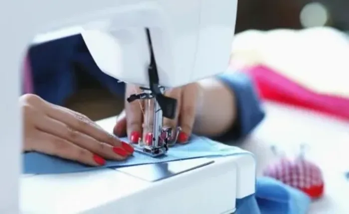 Costureira freelancer - consertos de roupas