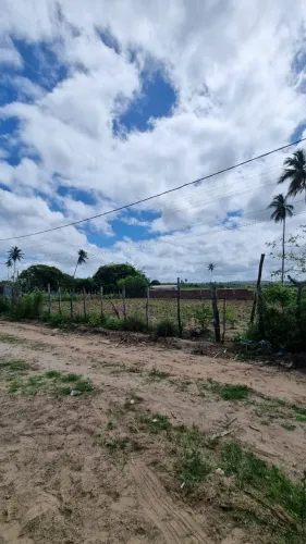 Terreno de 725m² plano, cercado e escriturado no Sitio do Conde - BA.