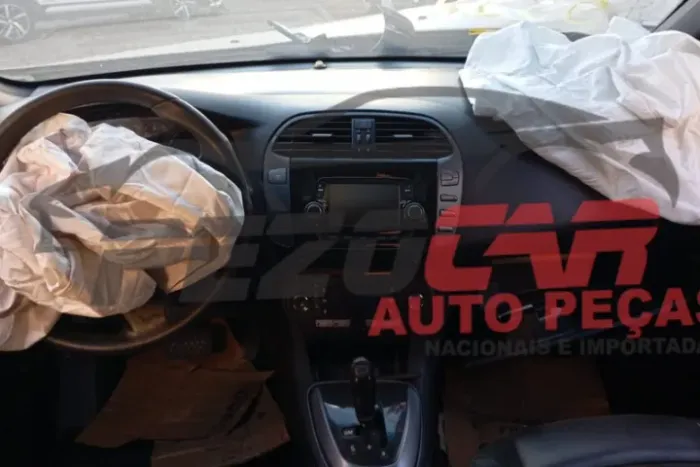 TEMOS PEÇAS PARA ESSA SUCATA! FIAT BRAVO 1.8 16V DUALOGIC 2016 FLEX