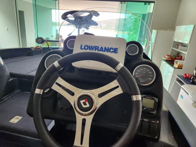 Barco bass boat quest 268 lancha