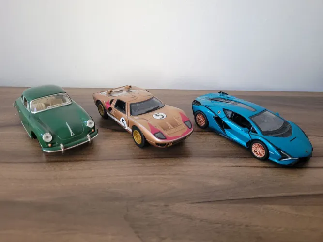 Carros Escala 1/36