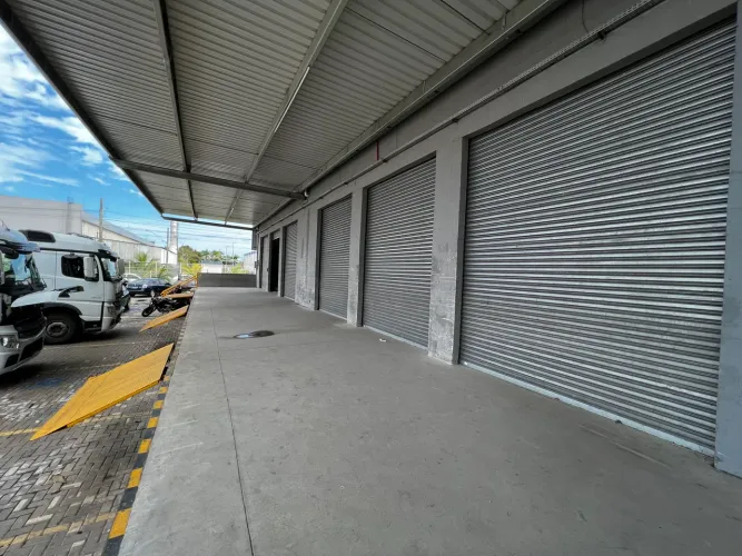 Galpão/Depósito/Armazém para aluguel com 840 metros quadrados