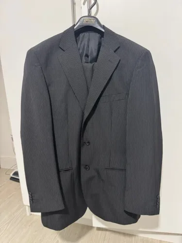 Terno Masculino Preto com Riscas de Giz