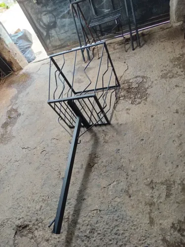 Certo para lixo em metal