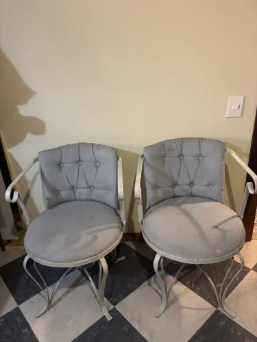 Cadeiras de Ferro com Estofado Cinza