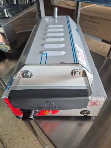 Máquina de crepe suíço