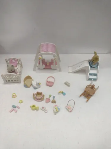 Sylvanian families berçário completo com 2 bebês em excelente estado 
