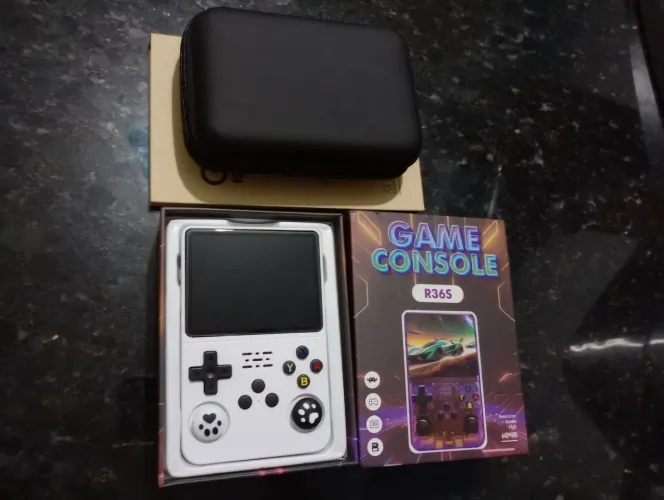 Console portátil R36S com case e película 