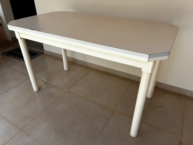 Mesa de Cozinha 6 Lugares 1,40 x 0,75 - Madeira Maciça e Fórmica Branca